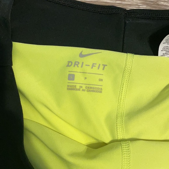 Nike shorts - Picture 3 of 4